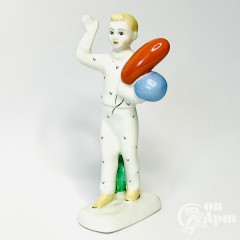 Скульптура «Мальчик с шарами. На парад»